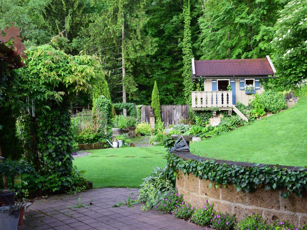 Der Garten der Ferienwohnung Hinterbrandner in Marktschellenberg im Berchtesgadener Land